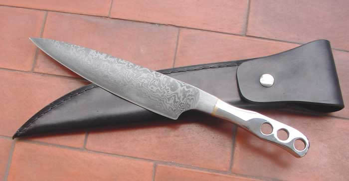 Нож из дамасской стали нож