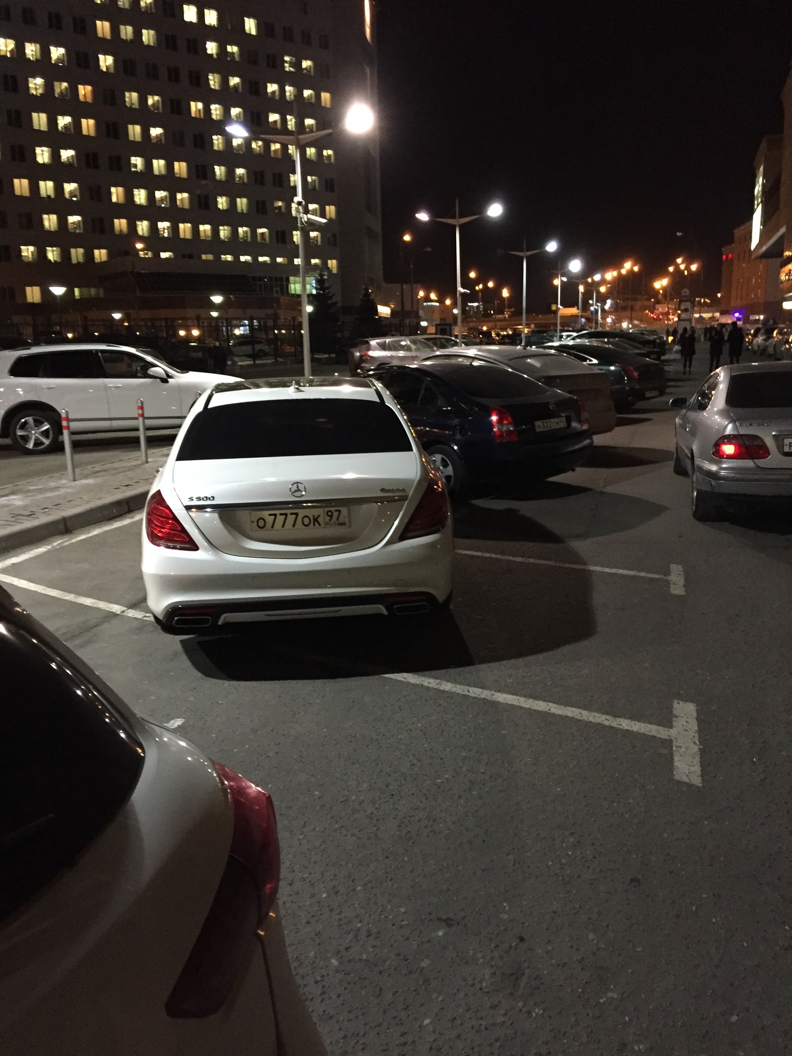 11/23/16, 19:20, Moscow, parking at Yerevan Plaza. The country must know its heroes. - My, Asshole, Parking, Majors, Cattle, Longpost, Auto