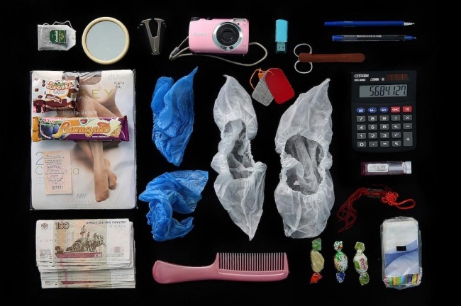 Photographer from St. Petersburg found out what women carry in their handbags - The photo, Lady's bag, Abyss, Longpost