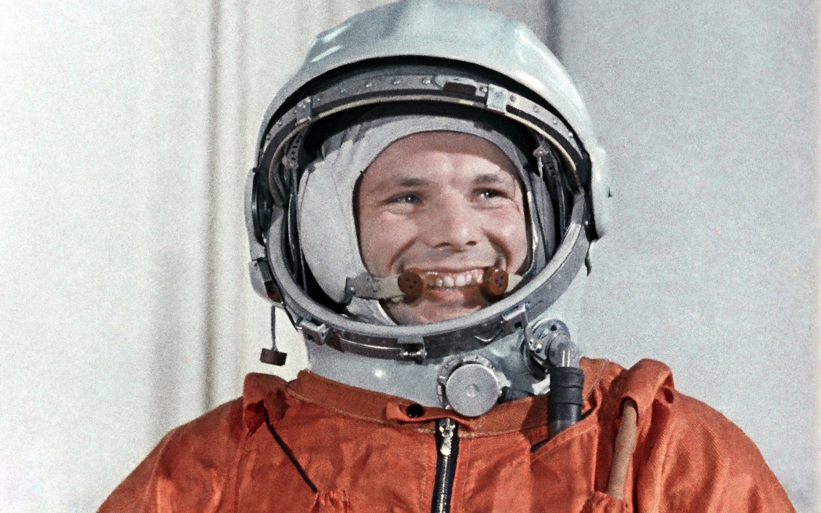 On Yuri Gagarin's honor roll - Yuri Gagarin, A wave of posts, The photo, Text, Hall of Fame