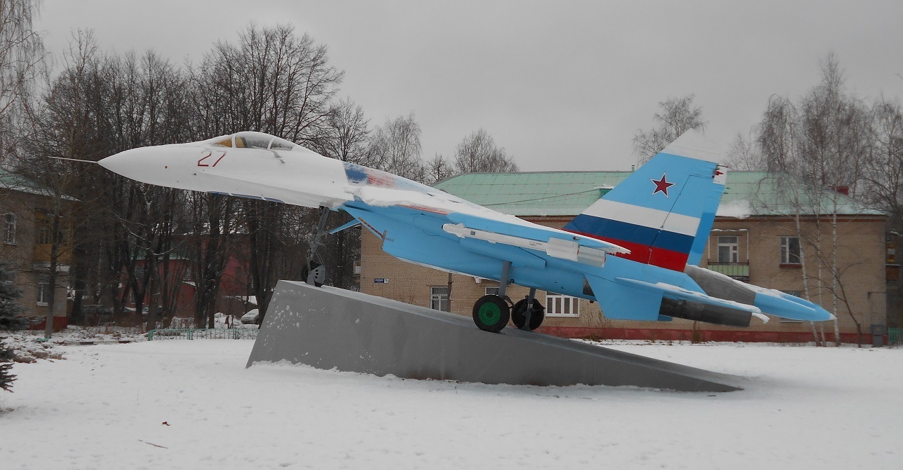 Истребитель Су-27 в Черноголовке - Моё, Московская область, Самолет, Су-27, Истребитель, Памятник, Техника, Авиация, Фото