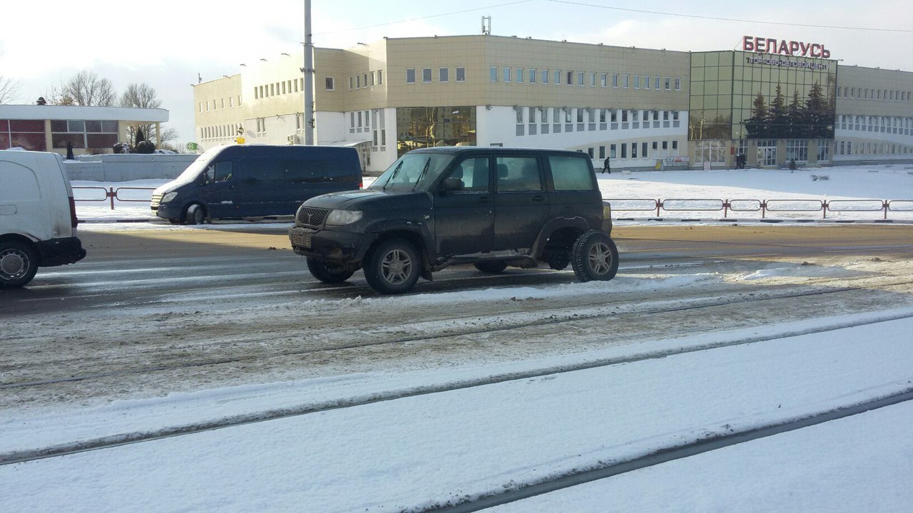 Tighten the bolts better. - UAZ, Колесо, Crash, Vitebsk