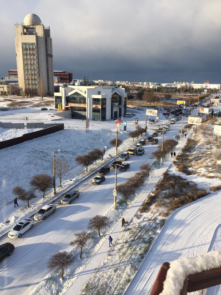 Snow fell in Sevastopol and the whole city got into one big traffic jam. - Sevastopol, Snow, Utility services, Road, Longpost