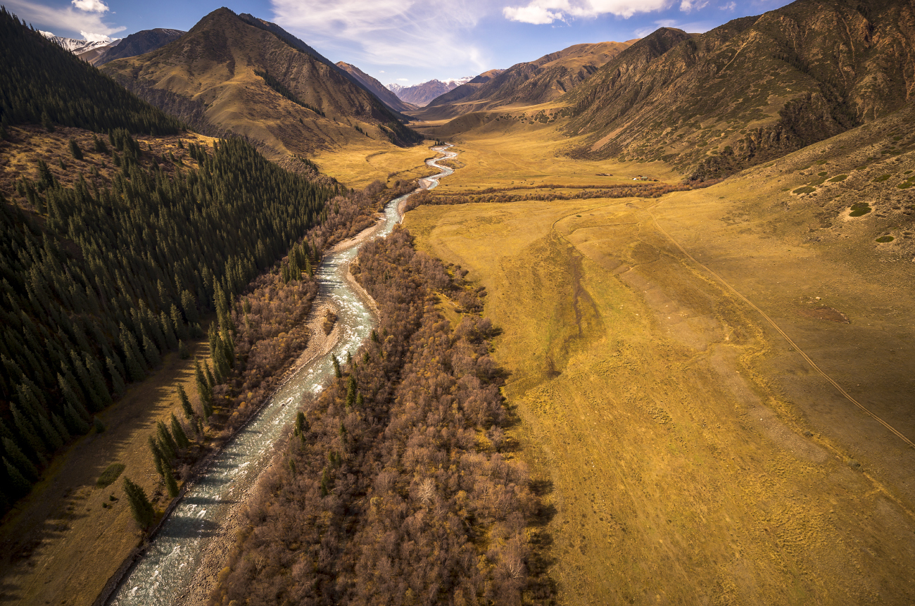 Valley of the Chilik River - River, The mountains, Helicopter, Longpost, Kazakhstan, The photo, Chilik River