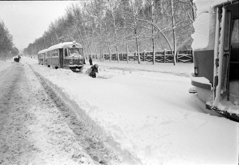 Свердловск 1980-1990 гг. глазами немецкого фотографа Ивана Галерта. - Фото, Жизнь, СССР, Свердловск, Она развалилась, Длиннопост