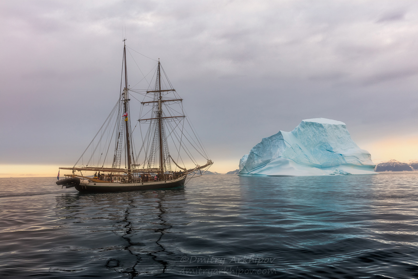 ice arches - Photo, Greenland, Yacht, Iceberg, Ice