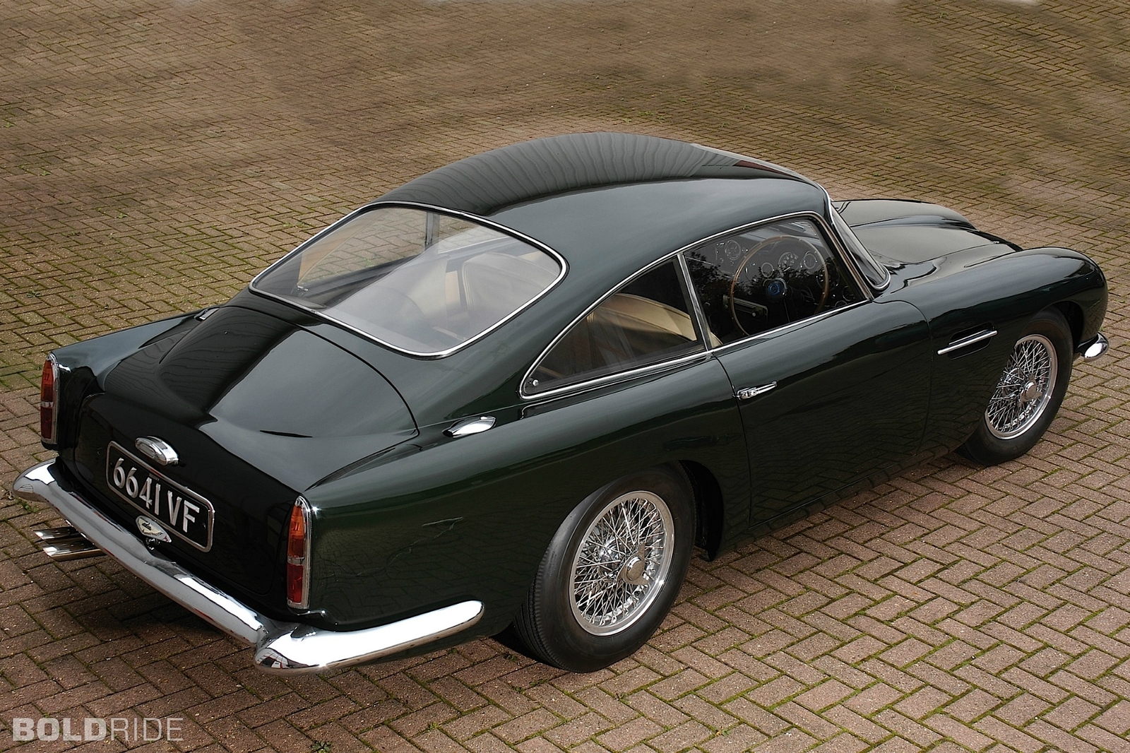 Aston Martin планирует возродить легендарную гоночную модель DB4 GT | Пикабу