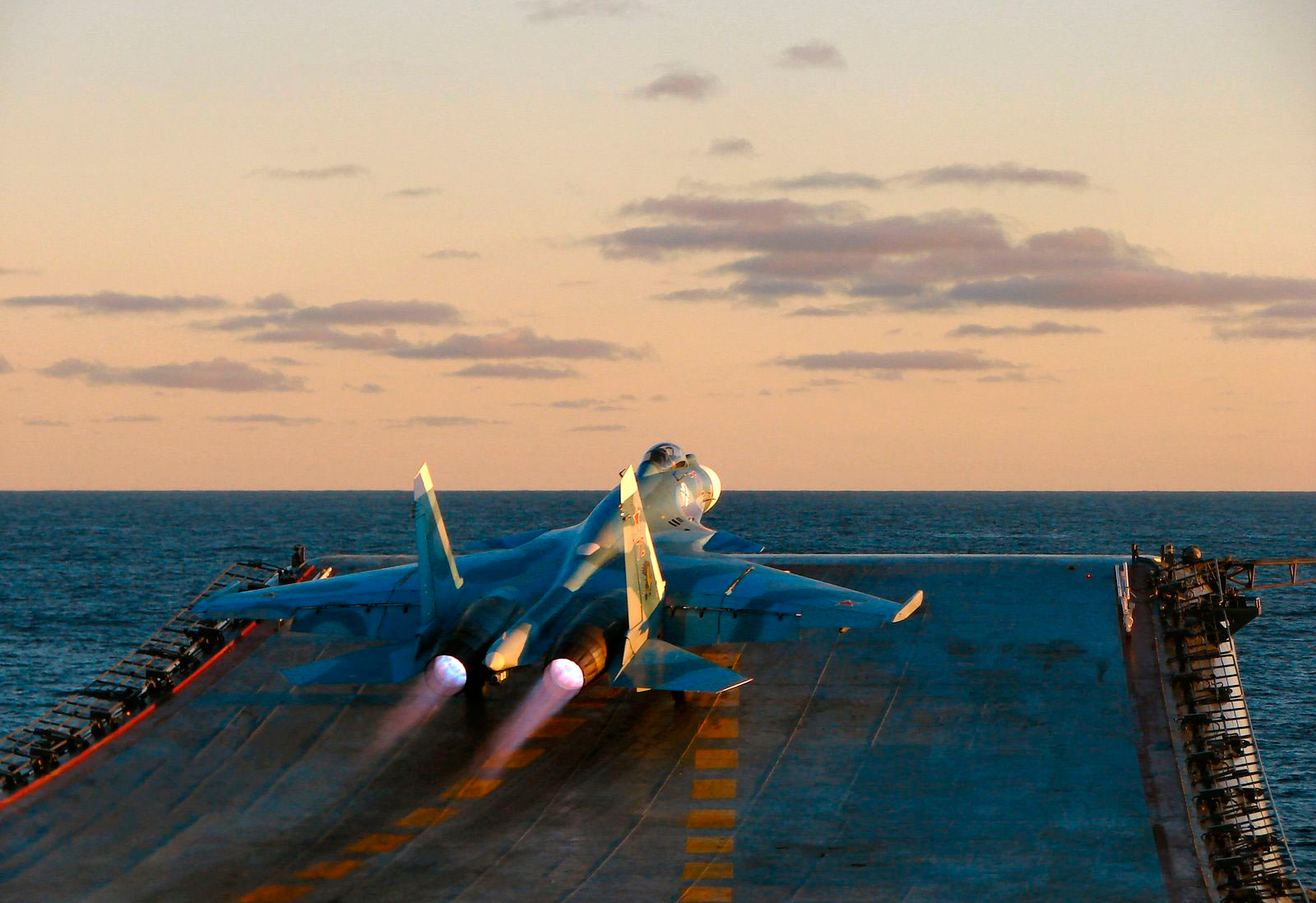 Beat your own so that strangers are afraid: the most dangerous combat aircraft of 2016 - Longpost, Aviation, Vks, USA, Crash, Politics, Aircraft carrier Kuznetsov