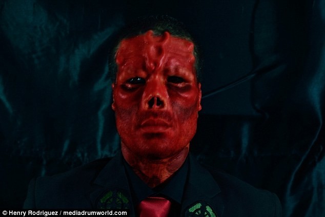 Venezuelan cuts off his own nose to look like a comic book supervillain - Longpost, Comics, Cosplay