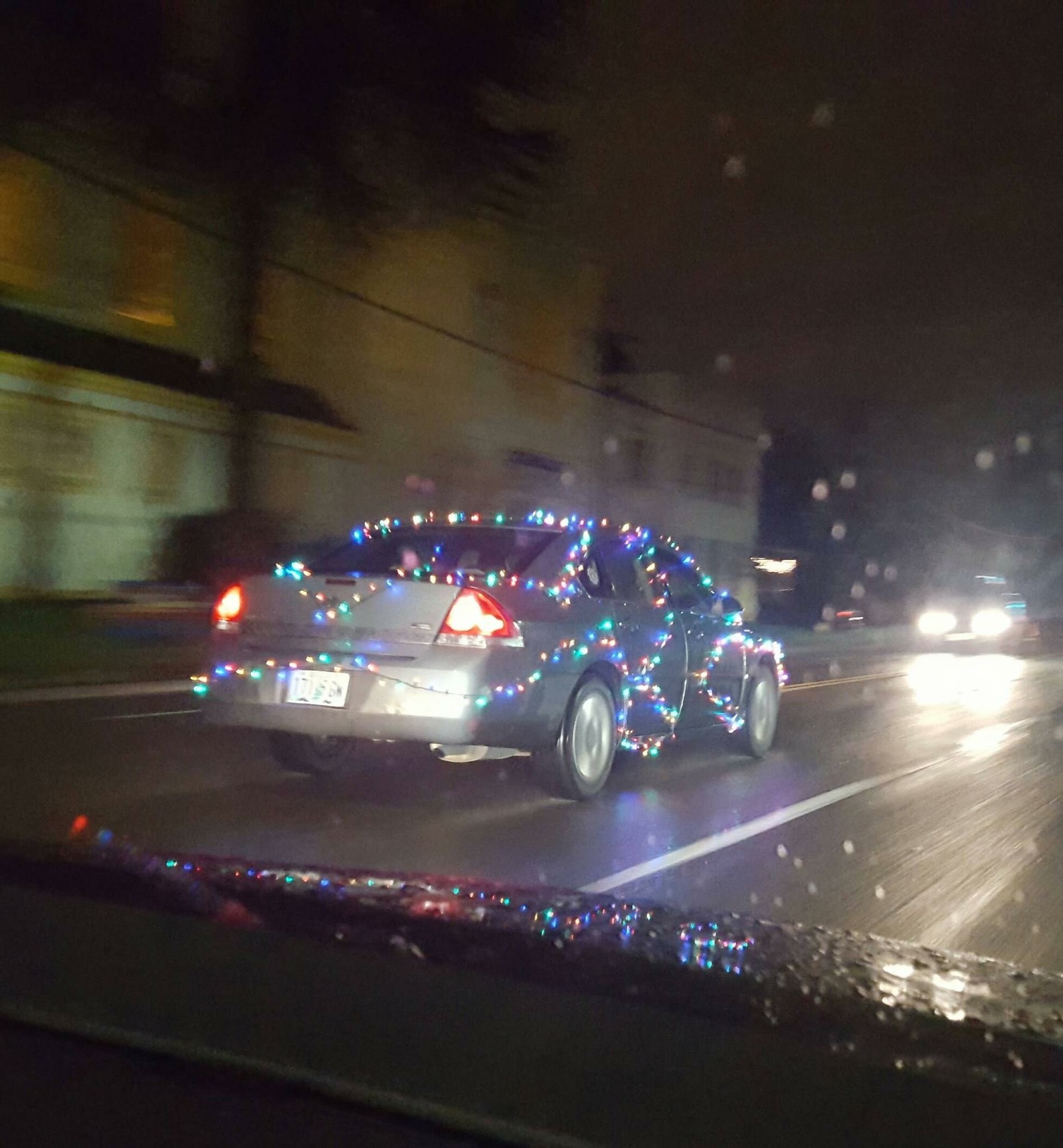 The holiday comes to us, the holiday comes to us ... - Garland, New Year, Photo, Car