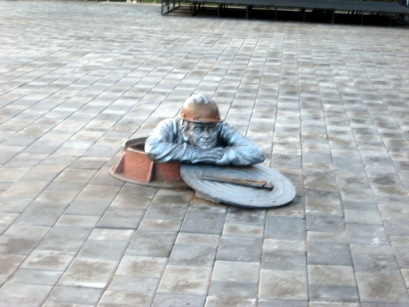 Monument to plumber in Pavlodar - Monument, Plumber