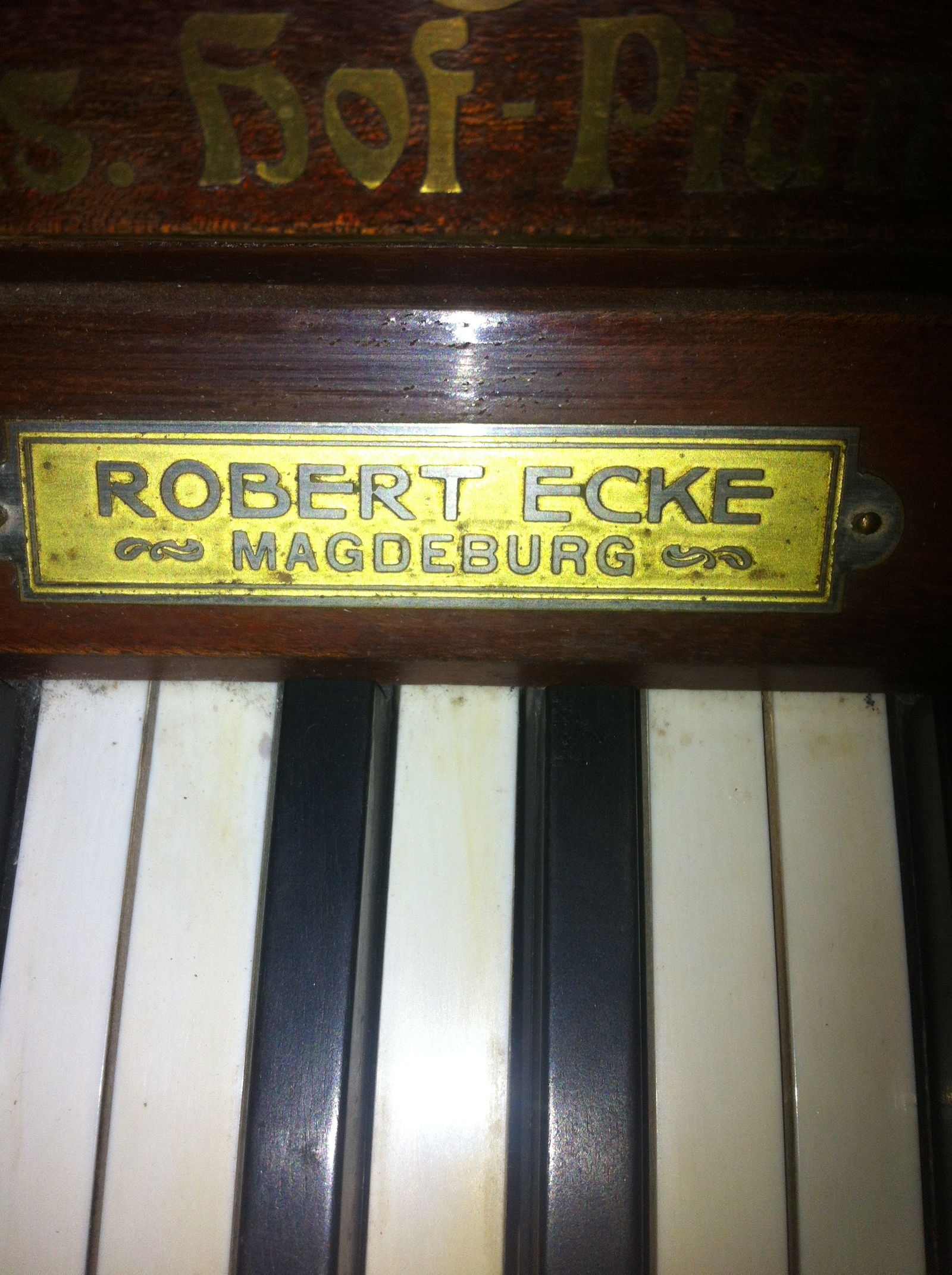 Может кто знает и может рассказать про такое пианино?сколько может ...