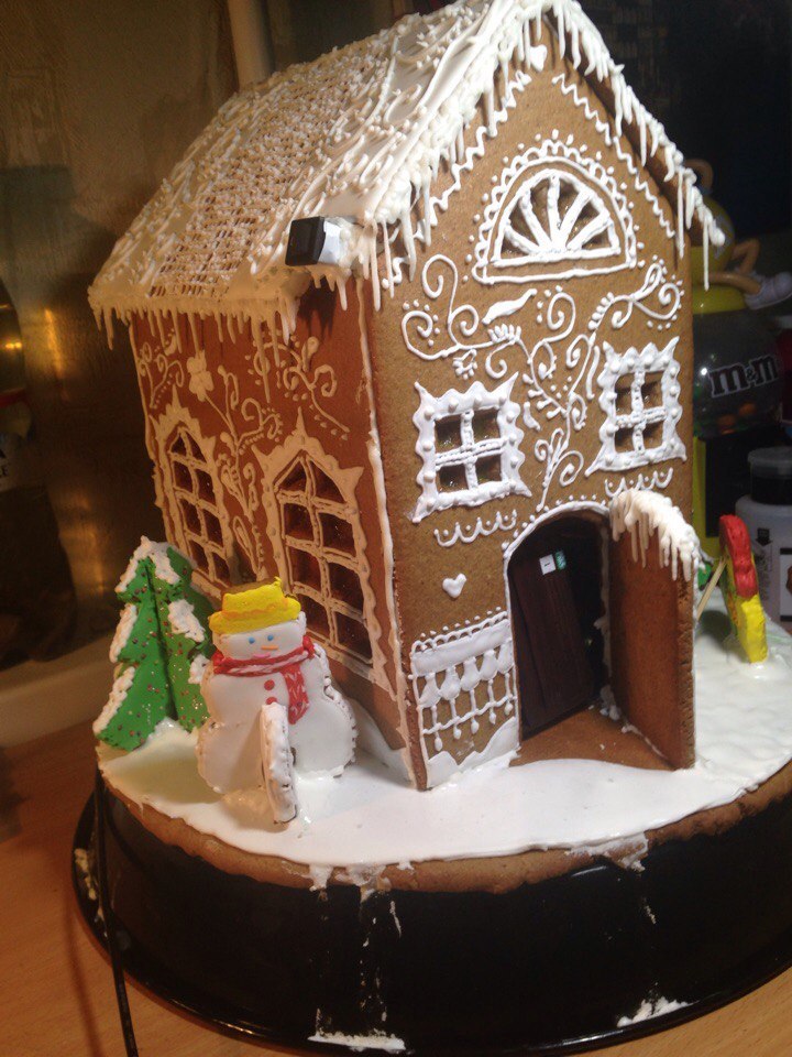 A friend made a gingerbread house for the New Year, my friend, tag with her permission - My, New Year, Ginger, Cookies, Cookies, House, Cosiness, Longpost