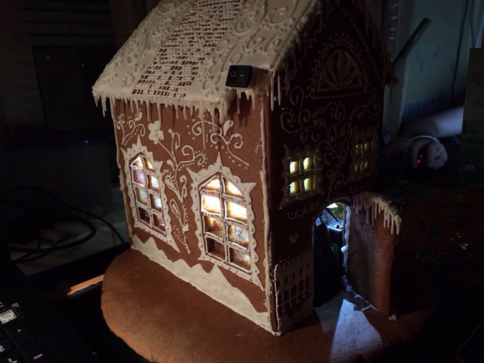 A friend made a gingerbread house for the New Year, my friend, tag with her permission - My, New Year, Ginger, Cookies, Cookies, House, Cosiness, Longpost