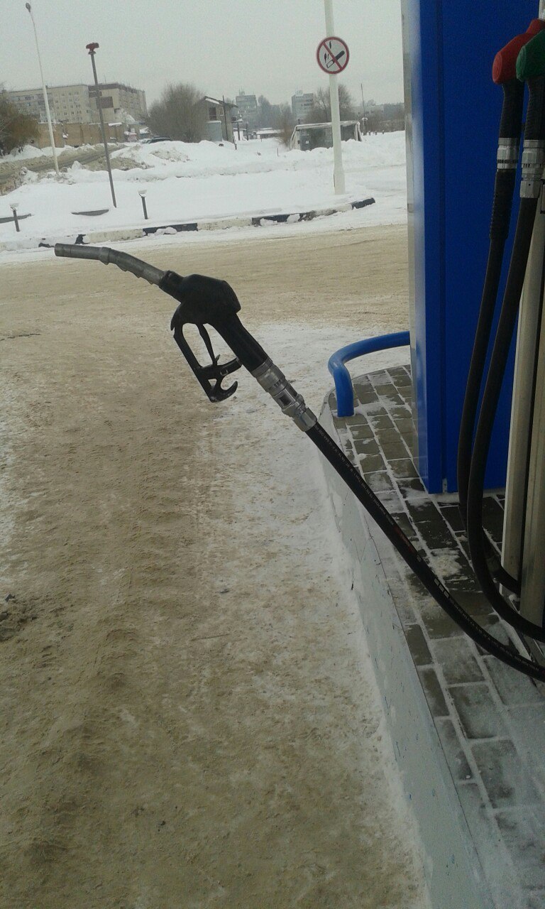 Continuing the theme of tricks at gas stations - My, Gas station, Hose, freezing, Focus, Orenburg, Longpost