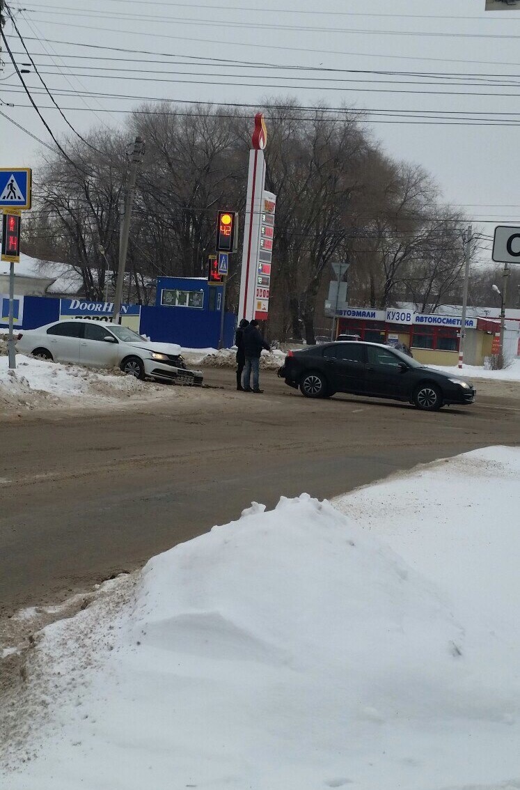 Предновогодний поцелуй - Ульяновск, Авария, Поцелуй, Новый Год