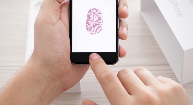 6-YEAR-OLD GIRL FUCKED IPHONE FINGERPRINT SCANNER - iPhone, Appleophiles