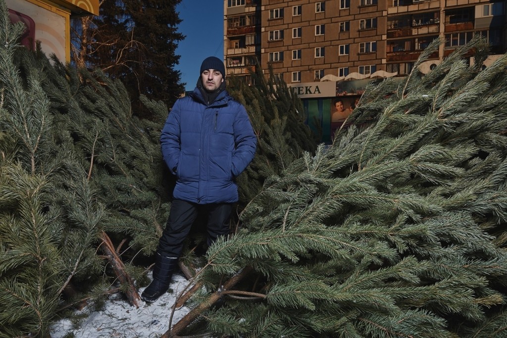 Американский фотограф сравнил магнитогорских и нью-йоркских продавцов ёлок - Фото, Нью-Йорк, Магнитогорск, Новый Год, Ёлки, Люди, Челябинск, Длиннопост