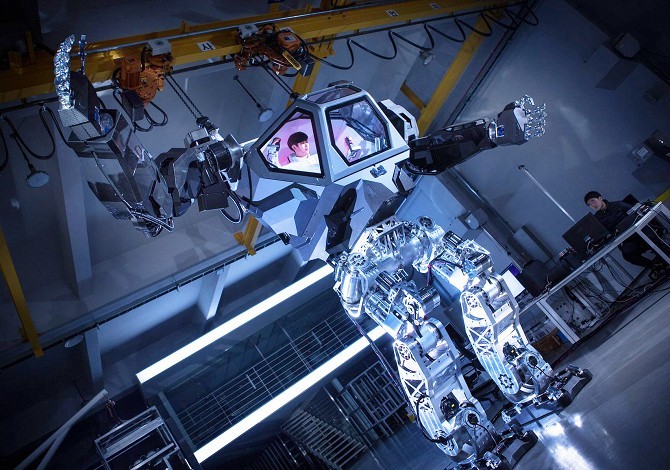 Гигантский человекоподобный пилотируемый робот | Пикабу