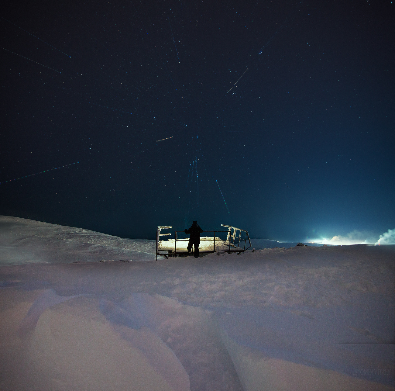 Kirovsk, Mount Aikuaivenchorr January 2, 2017 - My, Russia, Person, Space, Winter, Khibiny, Night, The photo, Artist, Video