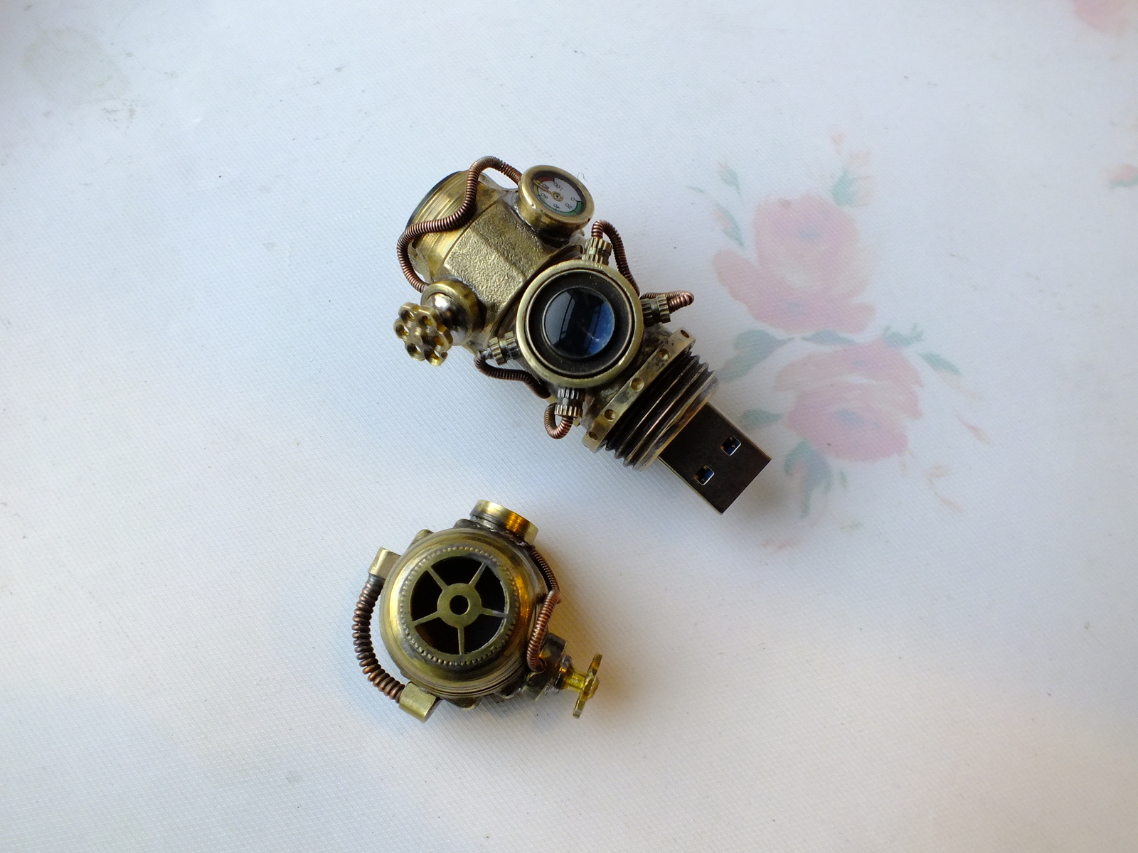 Flash drive with photo diaphragm :) - My, Steampunk flash drive, , USB, Flash drives, With your own hands, Dieselpunk, Video, Longpost