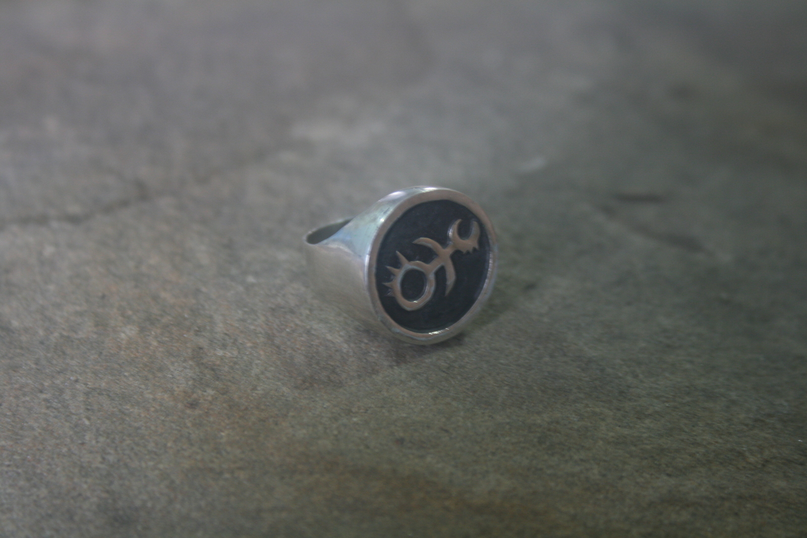 A new ring from a universe where there is only war. - My, Handmade, Ring, Soldering, Warhammer 40k, Slaanesh, Chaos