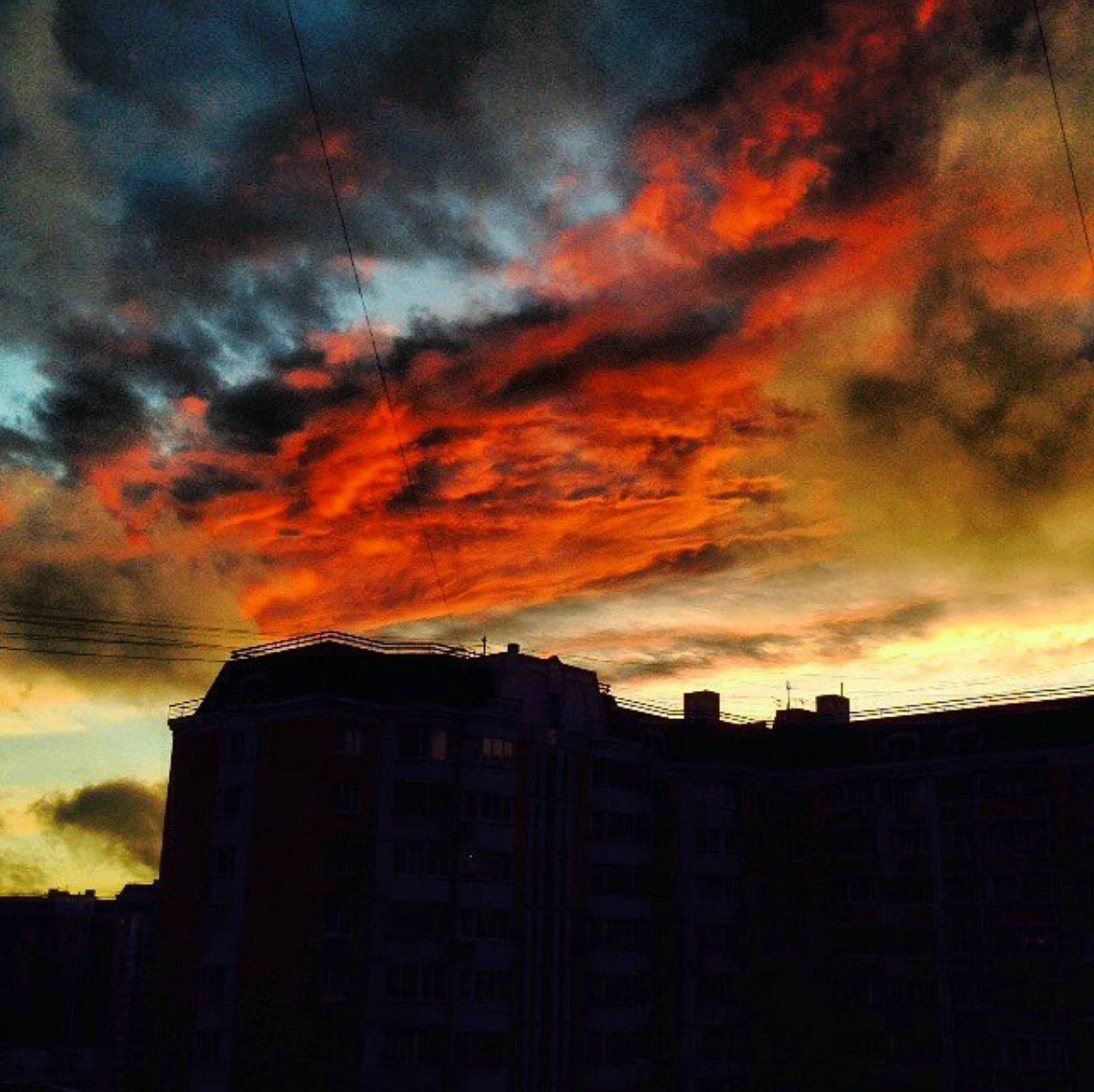 Exploding the sky / Sky on fire - My, Sky, Fire, Sunset, Clouds, The sun, Riot of colors, Smoke