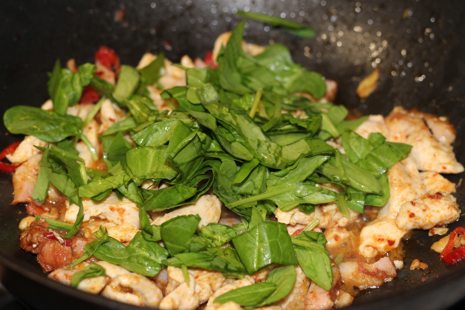 Spicy scrambled eggs with chicken, chili and spinach - My, Recipe, Omelette, Spicy, League of Cooking, Longpost, Cooking