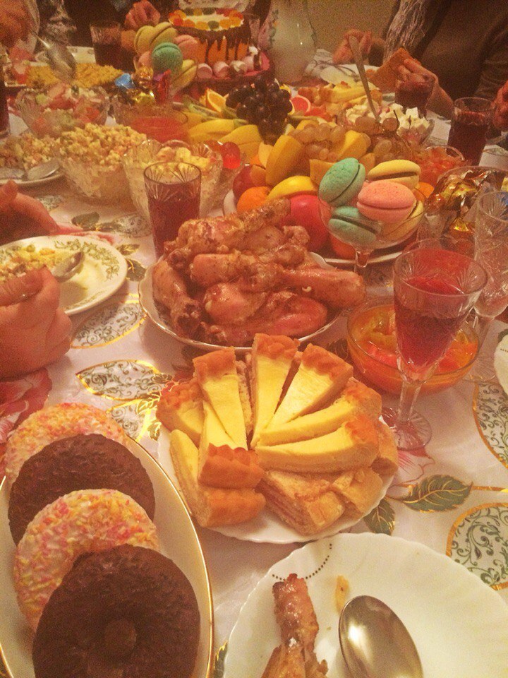 Well, happy birthday, they decided to sit modestly for me) - Happy birthday, Festive table