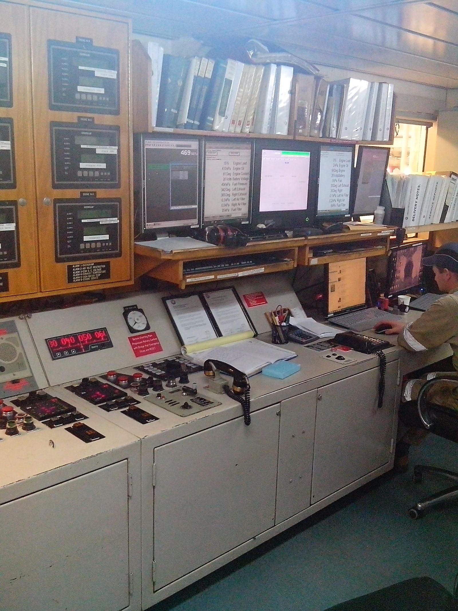 Work on DSV (Diver Support Vessel) - Sailors, Persian Gulf, Work, Vessel, Longpost