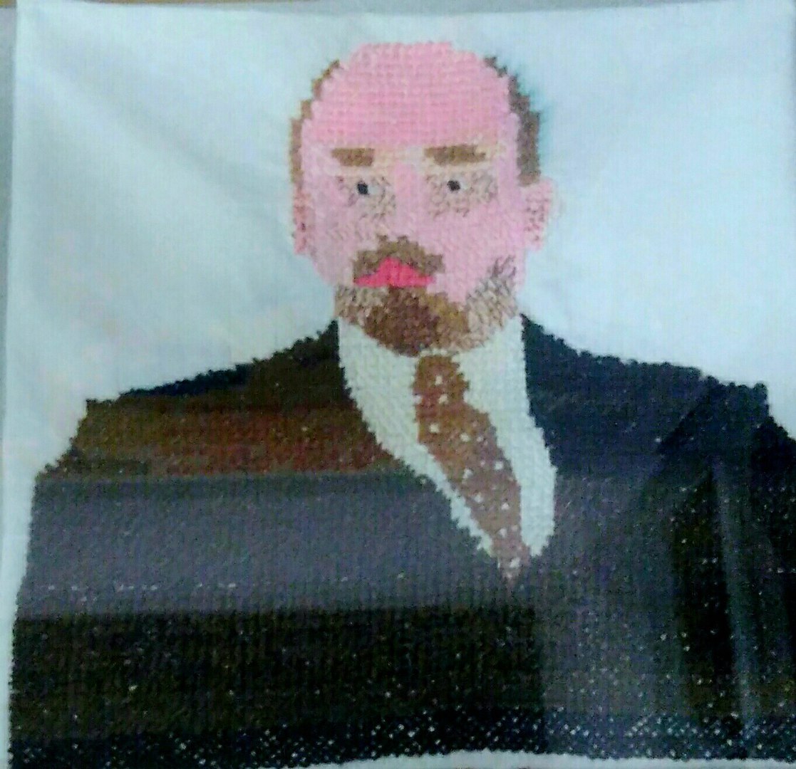 Lenin with a cross in the National Museum of Ufa - My, Lenin, Embroidery, Museum, Stubbornness