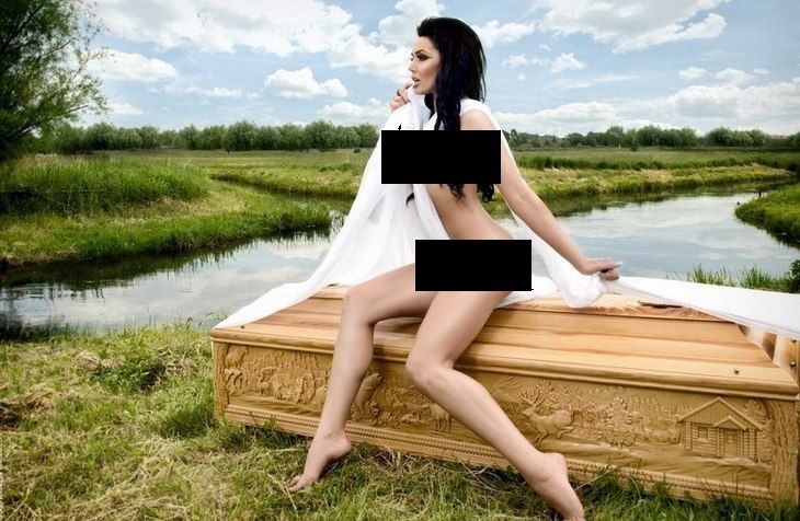 Эротика на гробах или деградация как норма (18+) - NSFW, Общество, Дизайн, Реклама, Эротика, Деградация, Длиннопост