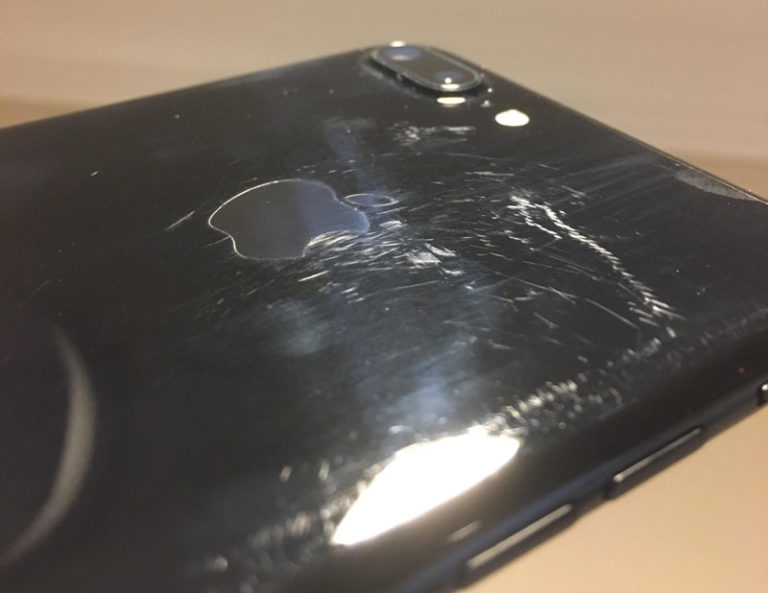 How badly does a black iPhone scratch: real photos - iPhone 7, iPhone, Iphone 7 plus, Apple, iOS, Smartphone, Telephone, Longpost