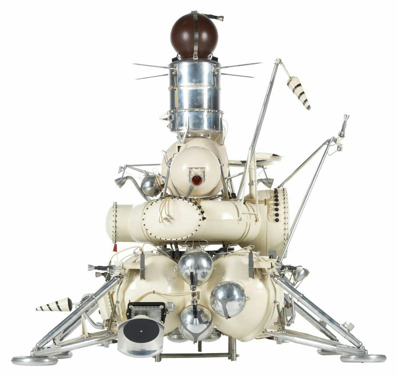 Советские аппараты луна. Луна-24 автоматическая межпланетная станция. Межпланетная станция «Луна-16». Космический аппарат Луна-16. Автоматическая станция Луна 16.