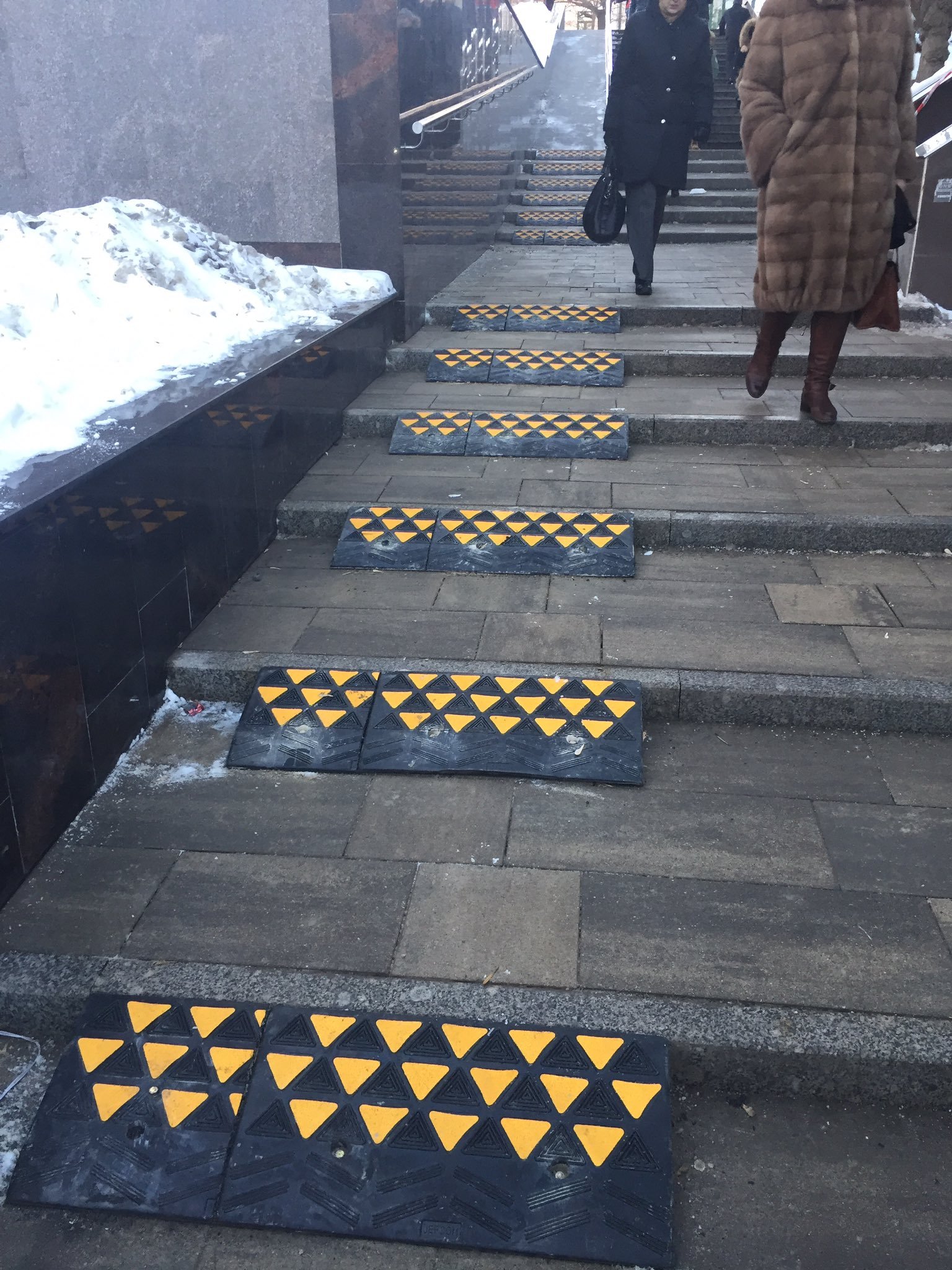 On Tsvetnoy Boulevard in Moscow, the stairs were finished with ramps - Moscow, Ramp, Town