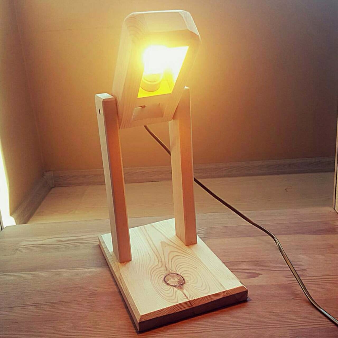 Настольная лампа своими руками | Блог SalonLustr
