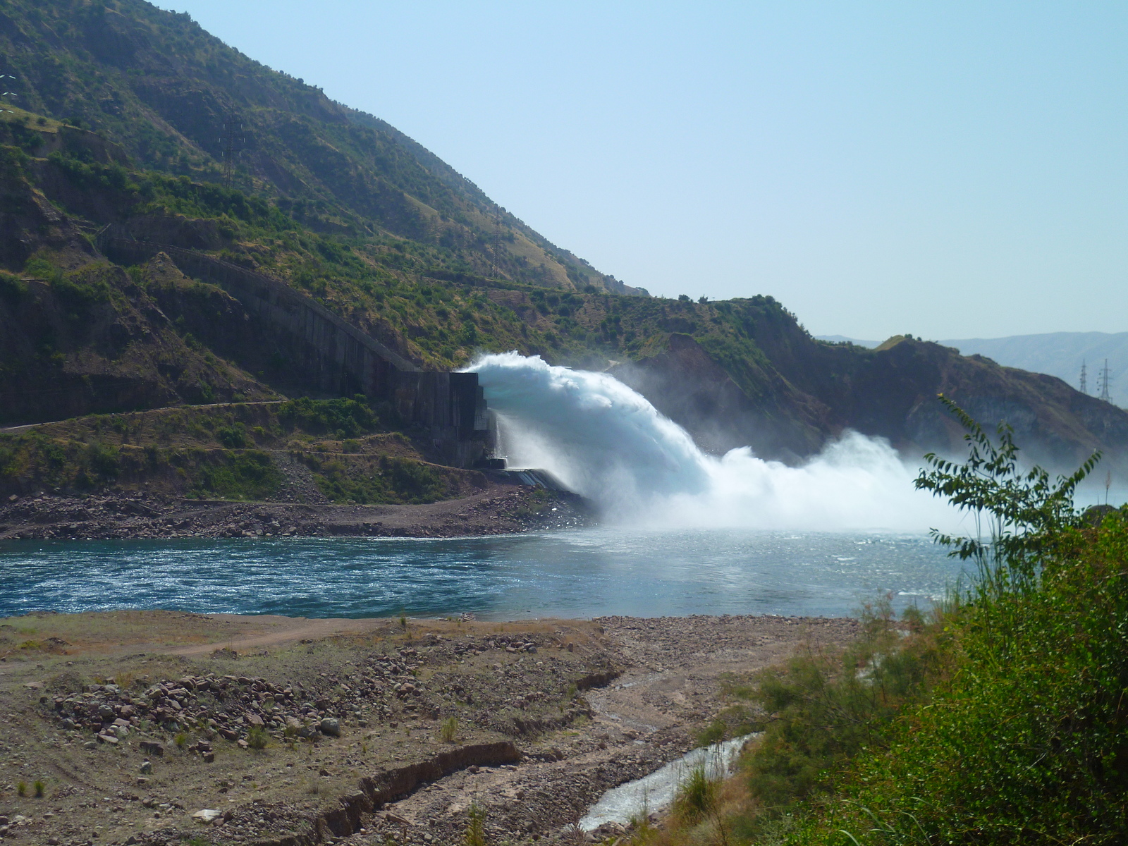 Nurek reservoir - My, Nurek, Water, A fish, The mountains, Reservoir, Longpost