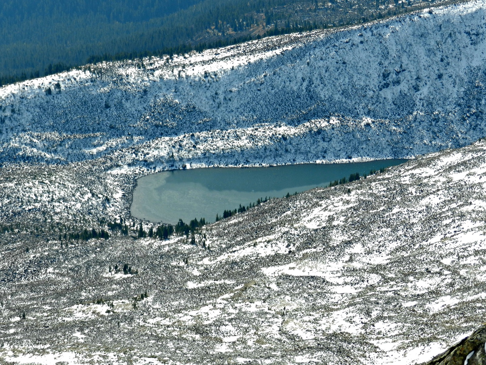 Autumn hike to Mount Borus, near the SSH HPP - My, The mountains, The rocks, Snow, Borus, Tourism, Hike, Longpost