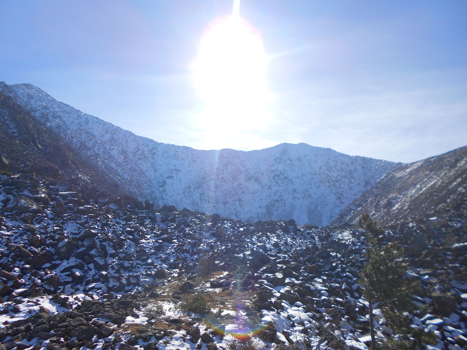 Autumn hike to Mount Borus, near the SSH HPP - My, The mountains, The rocks, Snow, Borus, Tourism, Hike, Longpost