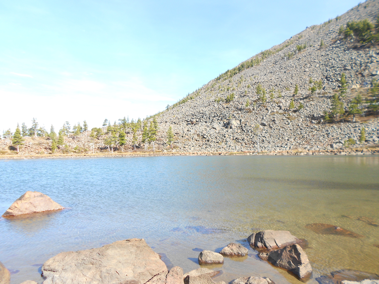 Autumn hike to Mount Borus, near the SSH HPP - My, The mountains, The rocks, Snow, Borus, Tourism, Hike, Longpost