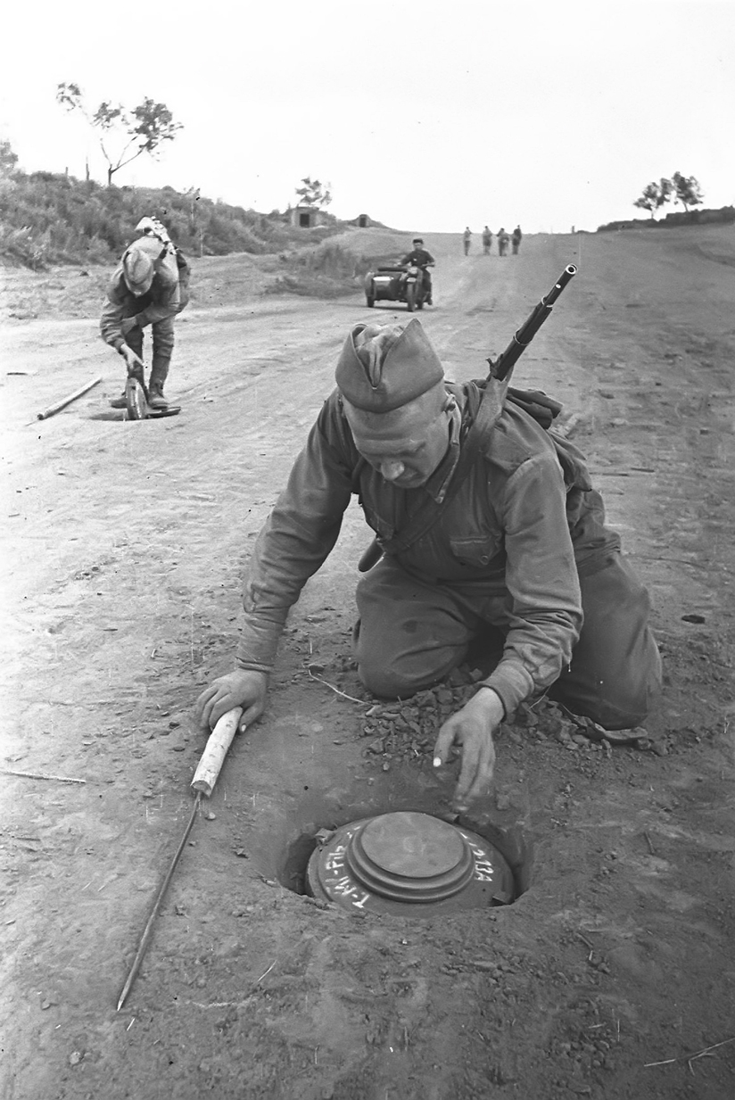 Soviet sappers neutralize German mines on the road - Road, Mines, Moto, Sapper