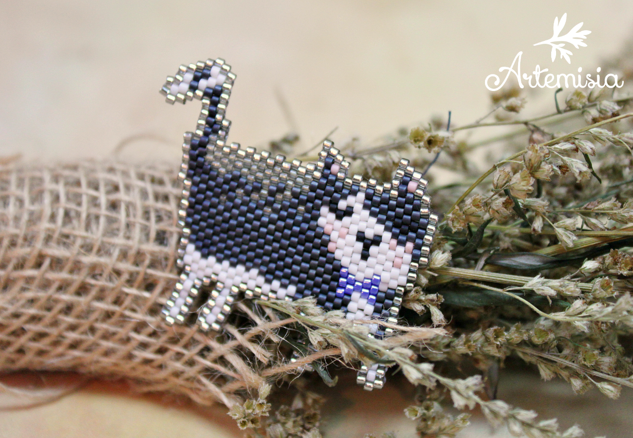 Baby cat brooch. - My, My, Longpost, cat, Copy, Beads, Brooch, Presents