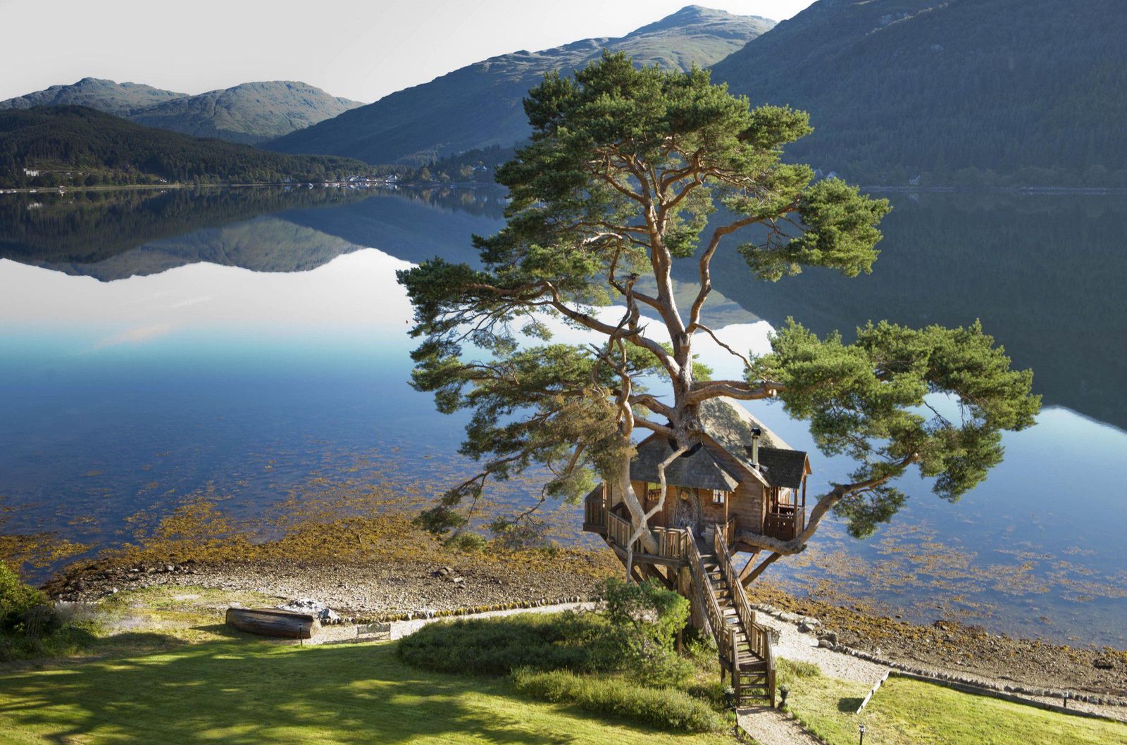 This house in Scotland is beautiful - Scotland, House, Tree house, Lake, The mountains, 