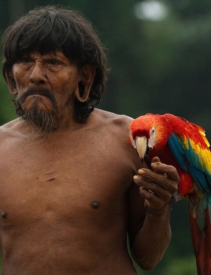 The photographer spent 12 days with the savages from the Amazonian tribe. His shots are shocking... - Guarani, Peekaboo, Longpost