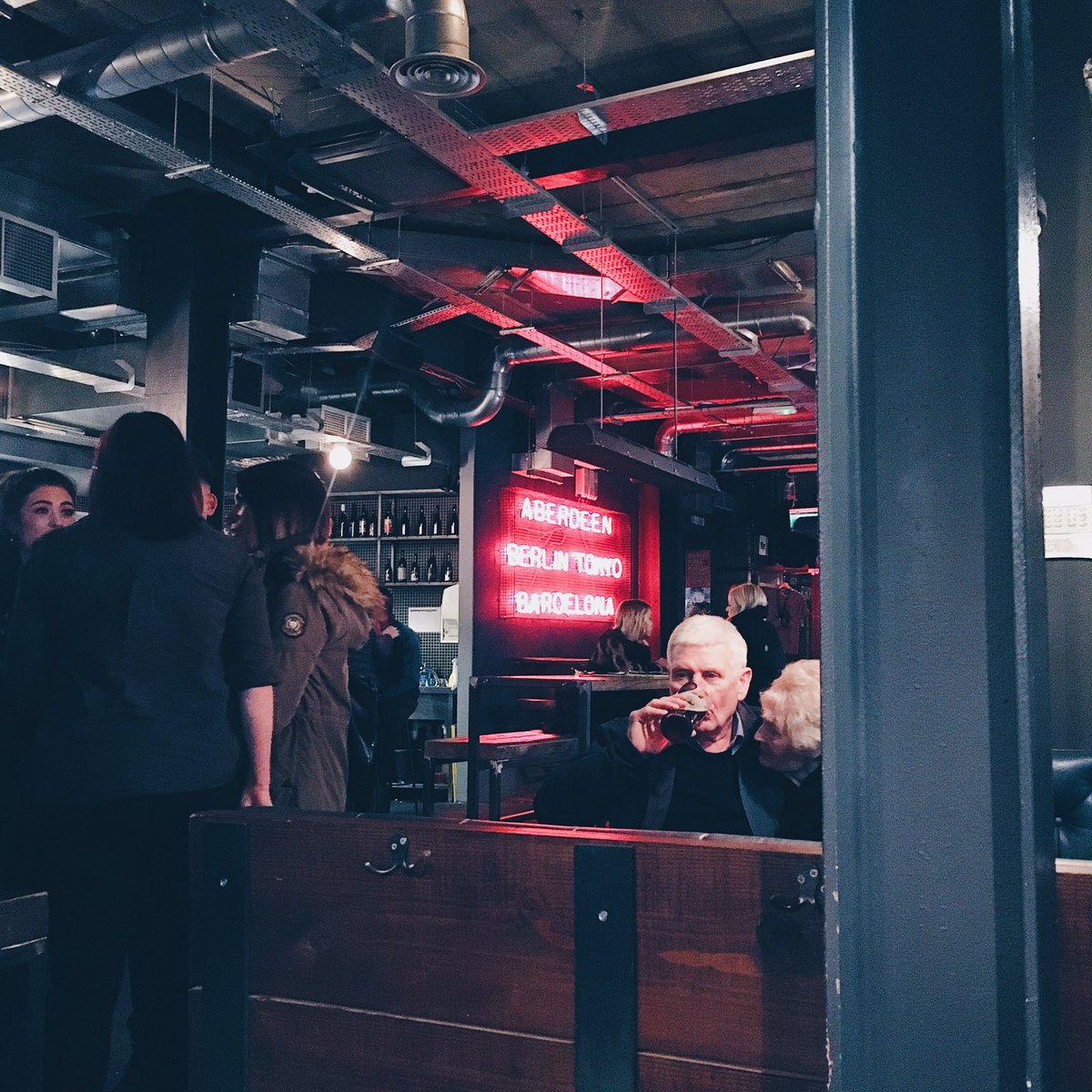 How perfect is their love that they came to the bar to drink beer at one in the morning? - Photo, Love, Old age, beauty, Relationship