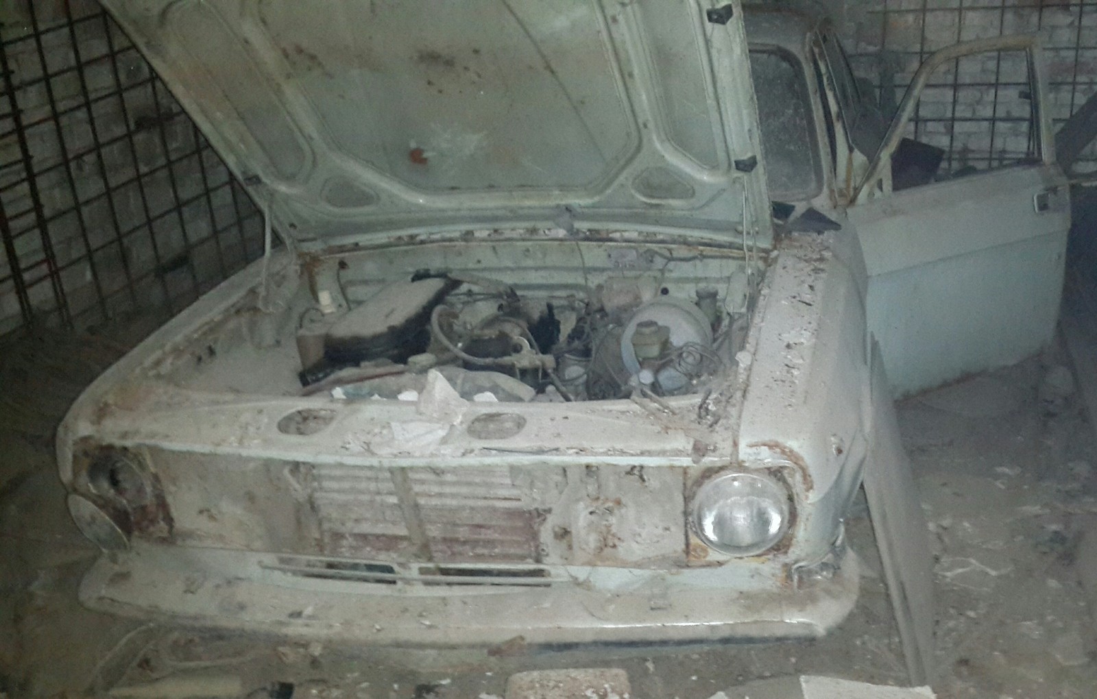 Time capsule: reality. - My, Retro car, Gaz-24, Time capsule, Trash, Death, Longpost, Gaz-24 Volga, Trash