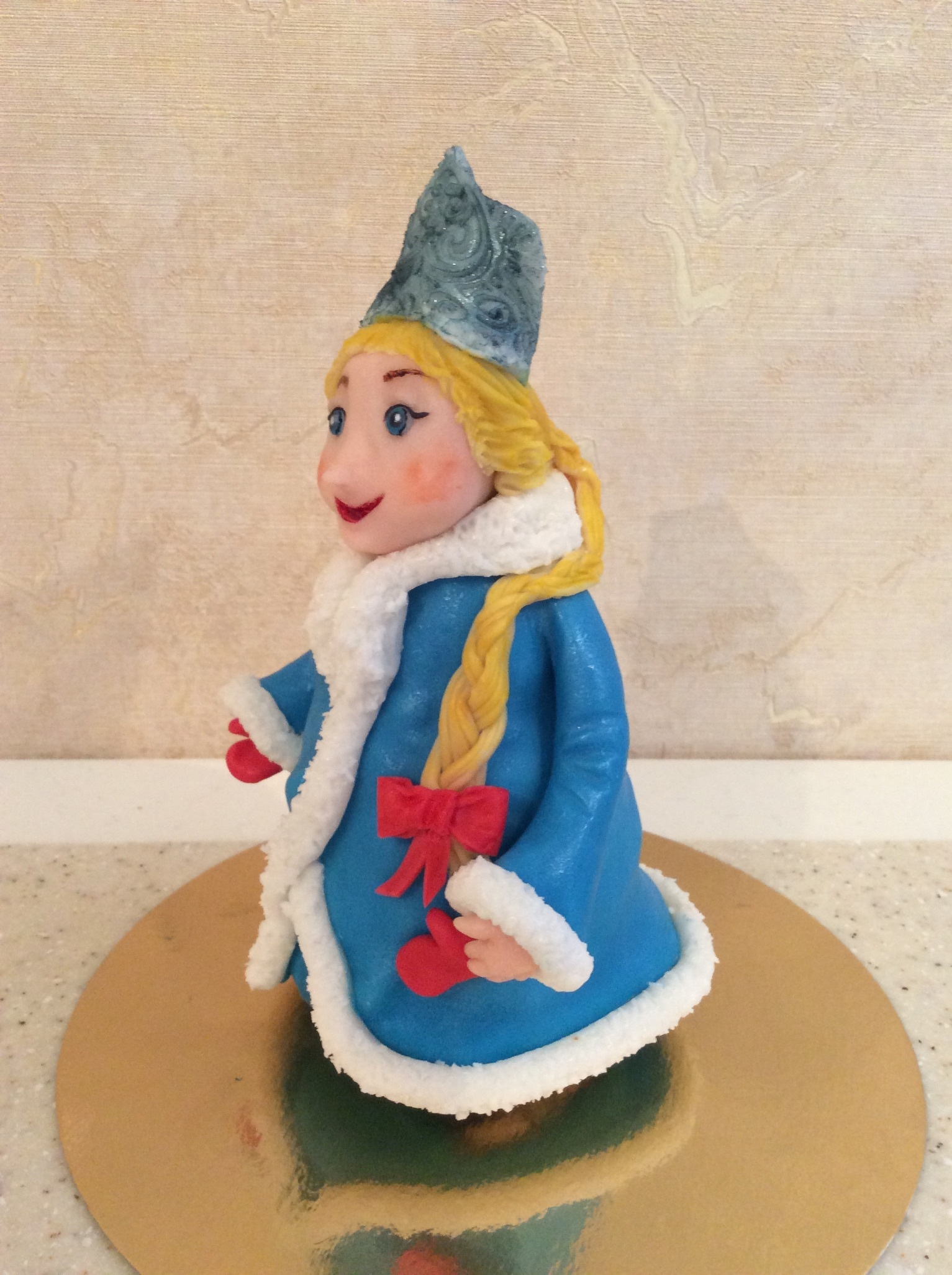 Edible souvenir Snow Maiden - My, Snow Maiden, Food, Souvenirs, Figurines, Mastic, New Year, Presents, Cooking, Longpost