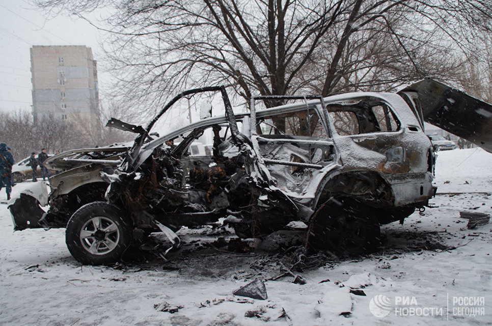 В центре Луганска взорвался автомобиль | Пикабу