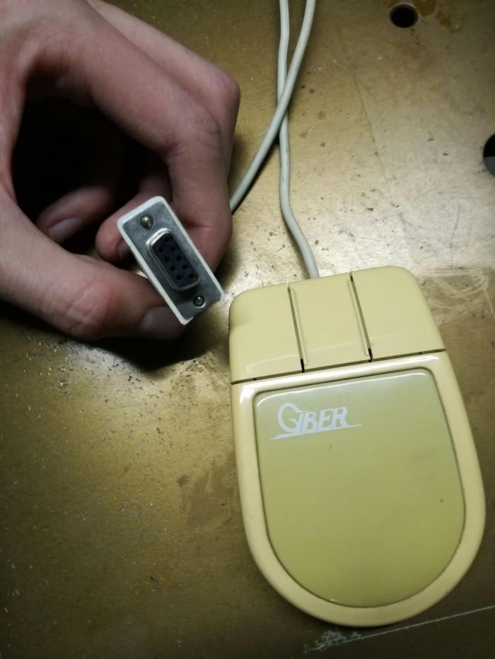 Just a mouse with a VGA port - 9GAG, Mouse, Technologies