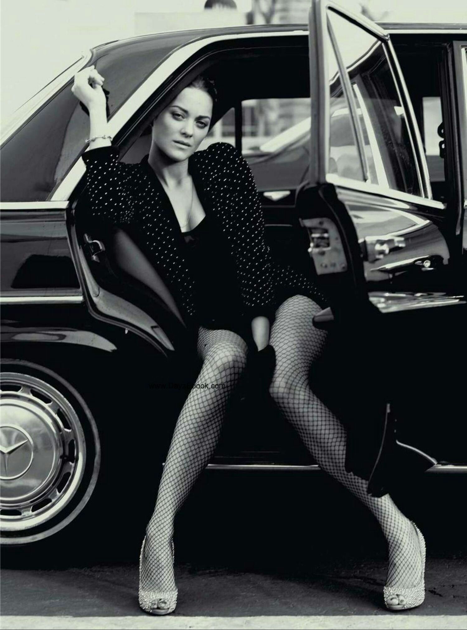 French beauty - Marion Cotillard - Marion Cotillard, French people, Beautiful girl, Legs, Longpost, Old photo